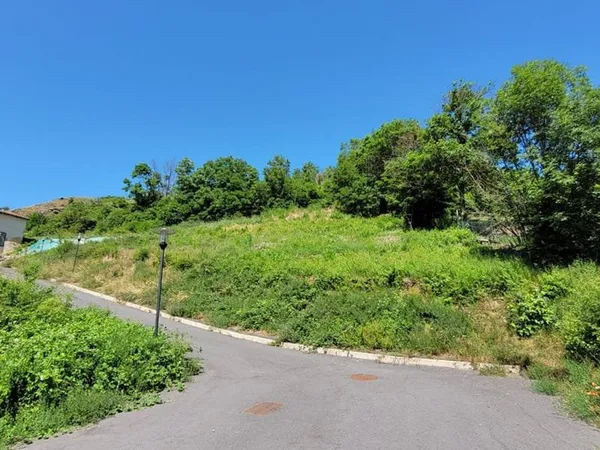 TERRAIN CONSTRUCTIBLE VALS PRES LE PUY - 861 m2