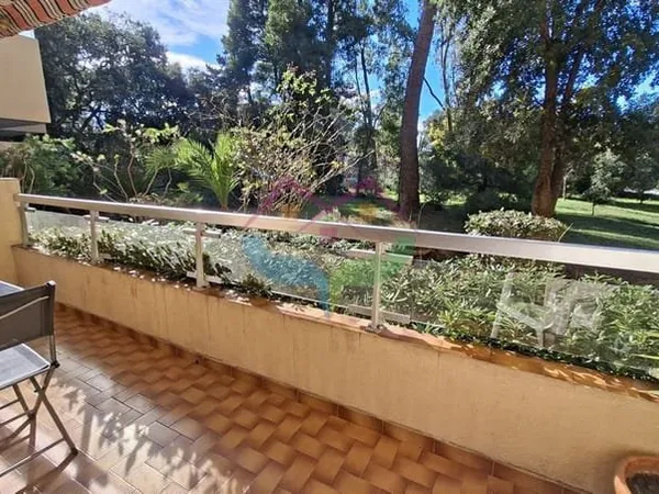 Appartement T2 Saint Raphaël Boulouris à vendre.