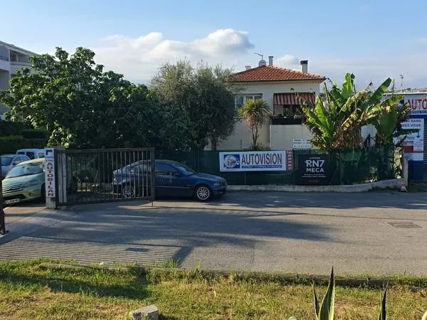 A vendre 2 pièces + terrain dans petite villa
