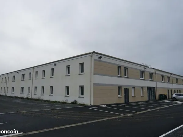 Local commercial 2 000 m²