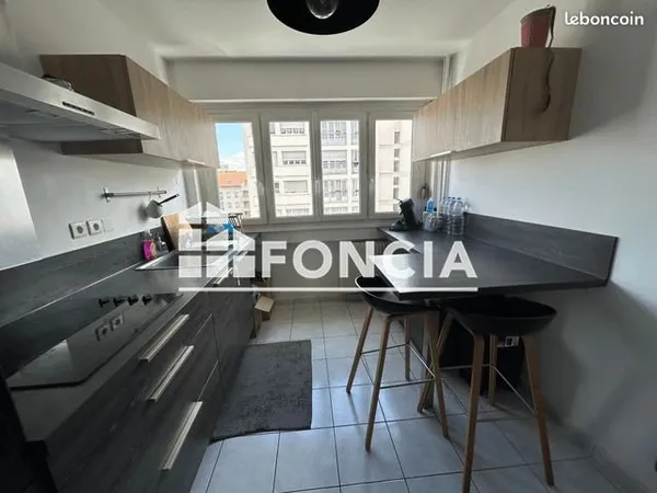Appartement meublé 3 Pièces 64.49m² à louer 1172 - LYON 69007