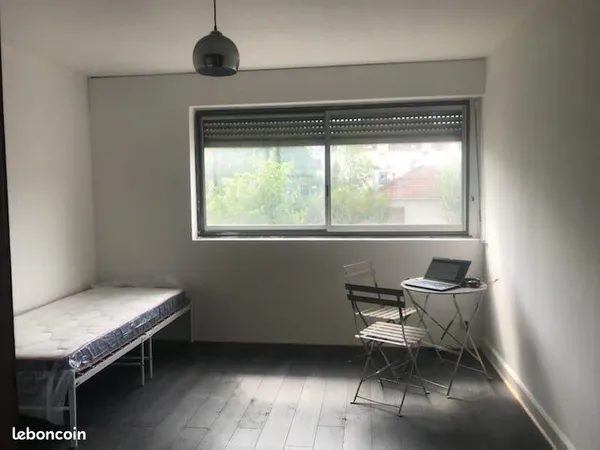 Studio indépendant, meublé de 18m2 et APL éligible et 5 min a pieds de la gare Juvisy-sur-Orge
