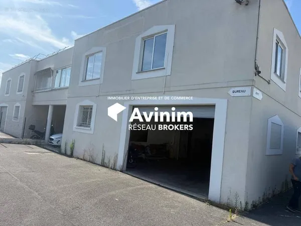 Commerce 1130 m²