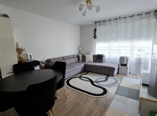 EXCUSIVITE - APPARTEMENT 3 PIECES - Immeuble récent - LES UL