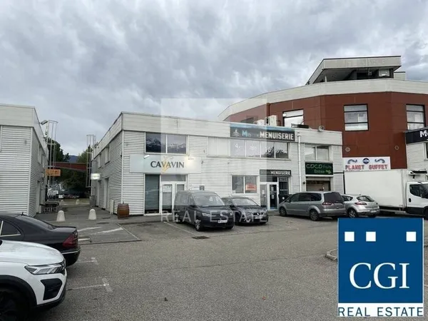 Local commercial 96 m²