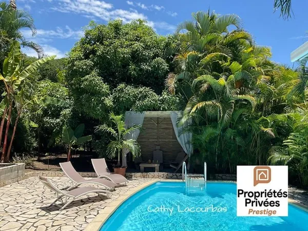 URGENT- Belle Villa familiale + T3, piscine et jacuzzi - Bouillante