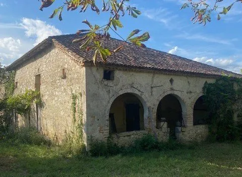 Belle ferme Gersoise à restaurer Terre 4 ha
