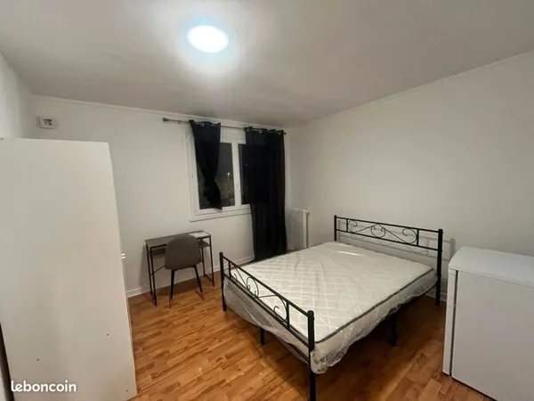 Chambre meublée colocation 12 min de Paris Nord