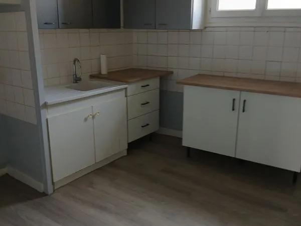 Appartement Location Mirebeau 4p 70m² 450€