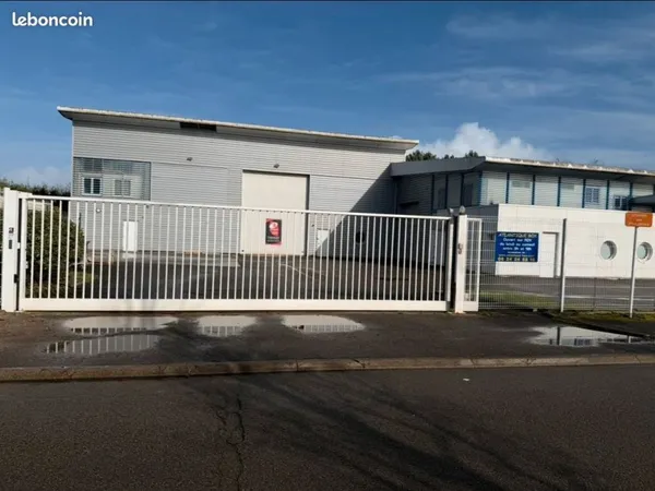 Garde meuble , location box , garage , stockage
