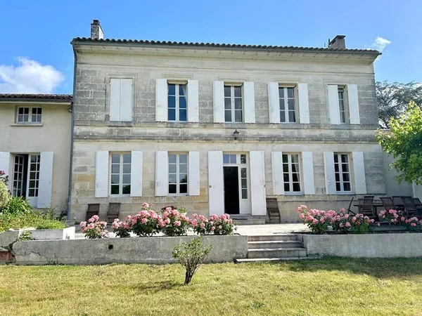 Maison 16 pièces 432 m²