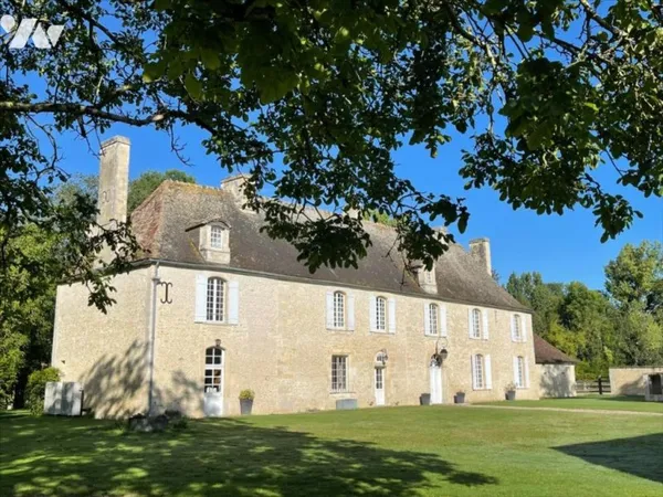 Maison 10 pièces 330 m²