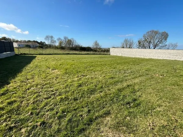 Terrain 843 m²