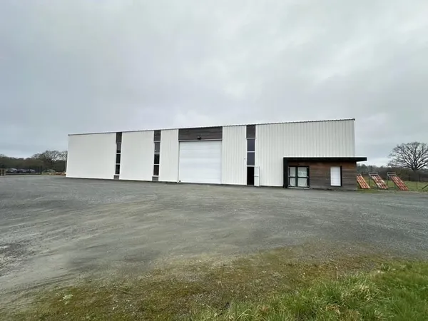 BÂTIMENT INDUSTRIEL NEUF 600 m² - À 5 MIN DE CHOLET