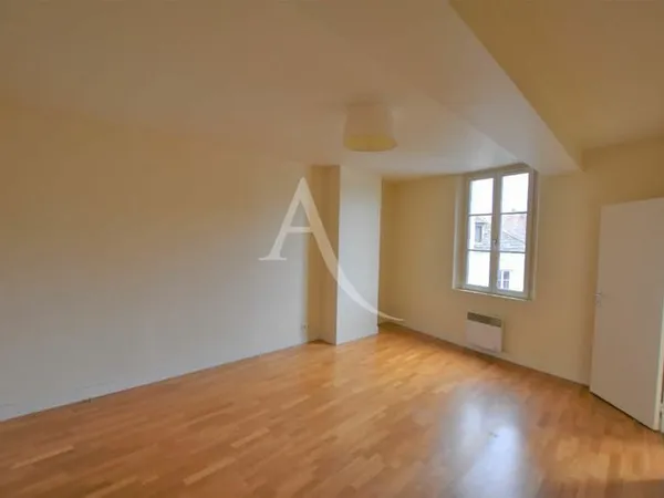 Appartement Magny En Vexin - 3 pièces - 75.88 m²
