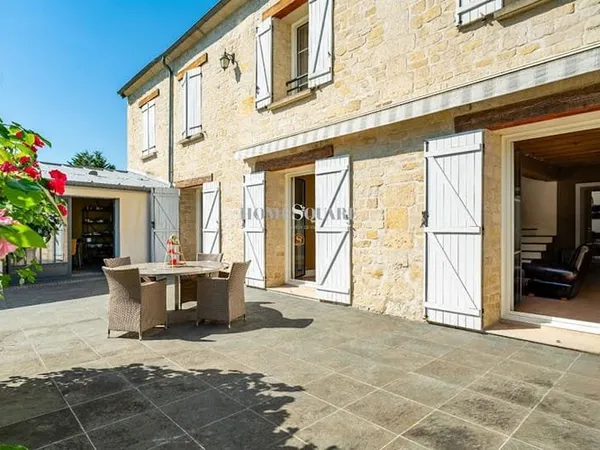 Maison 10 pièces 441 m²