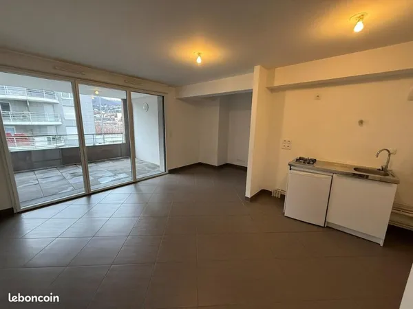 HYPER CENTRE STUDIO 31m² + 11m² Terrasse