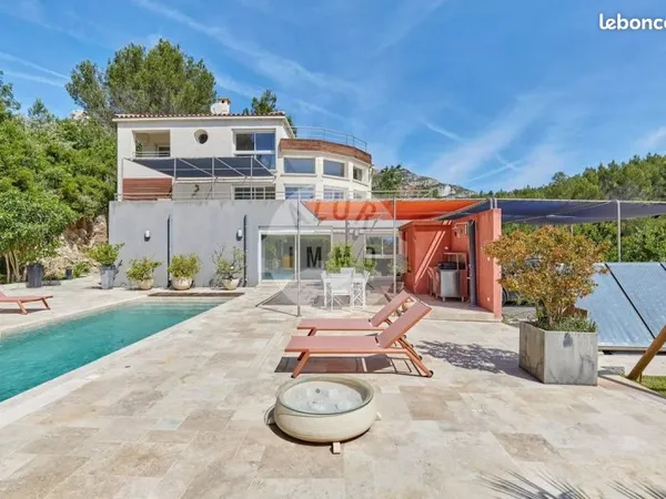 Villa 6 pièces 350 m²