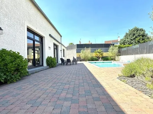 Maison 7 pièces 285 m²