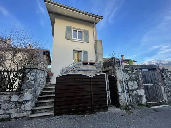 HIDRI IMMO PUS vous propose en Exclusivité - Maison de ville