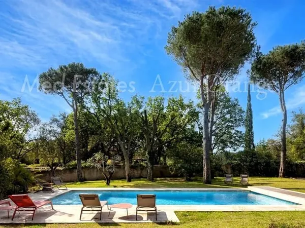 Magnifique demeure provençale dans un domaine privé - proche village