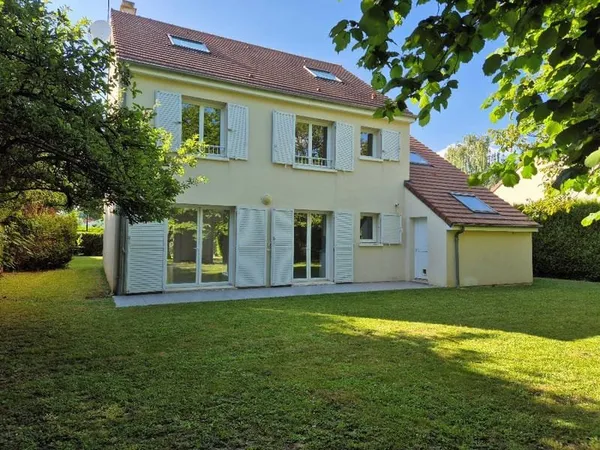 Grande maison lumineuse 8 pièces