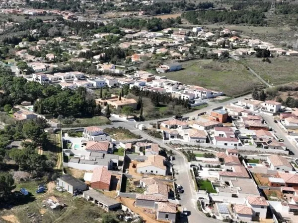 Terrain 402 m²