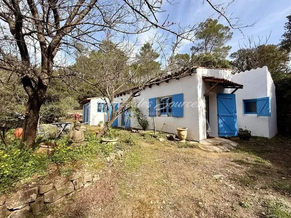 Exclu : Cabanon de 75 m² environ à Entrecasteaux