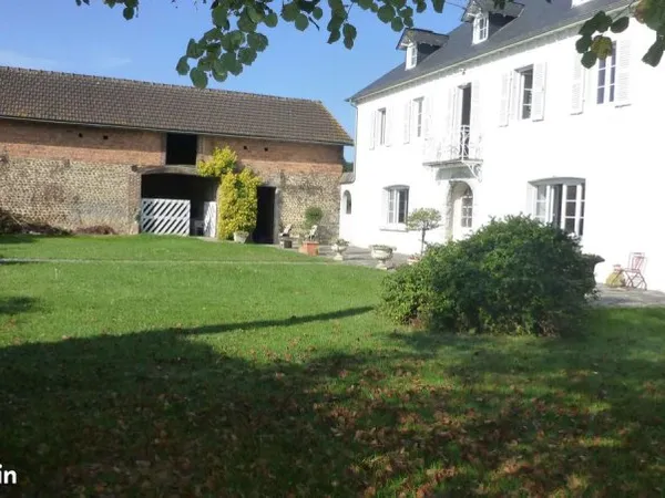 Maison de campagne avec dépendances sur 1,1 ha - Vue dégagée sur les coteaux - Entre Morlaàs et Lemb