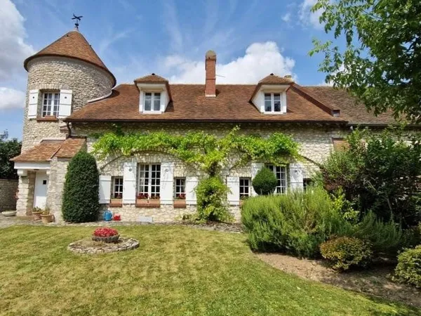 Maison 8 pièces 235 m²