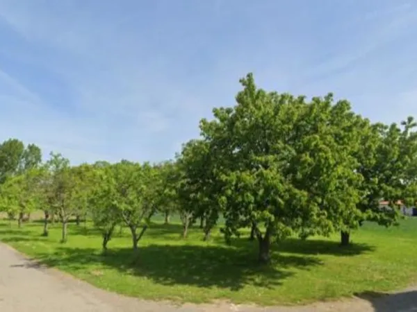 Terrain à bâtir de 577m² à Vensat