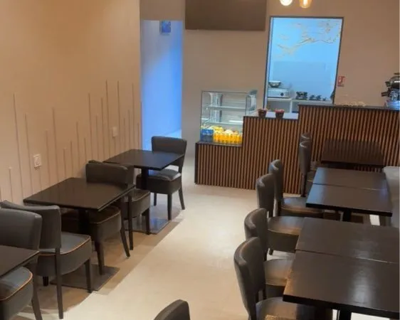 Café avec grande terrasse 60 m² - Lille. Tout près de lilenimun