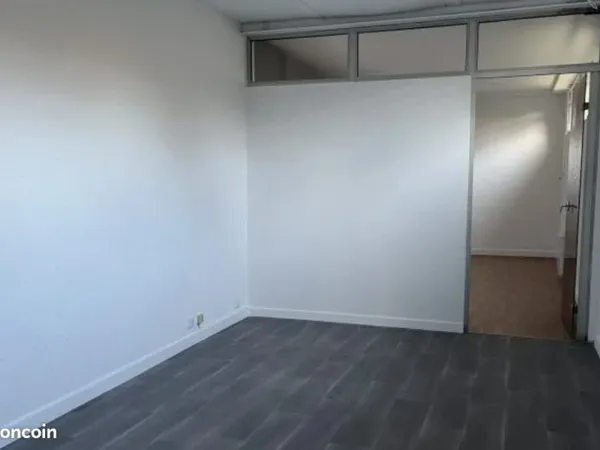Bureaux, entrepôt 74 m² Eaubonne