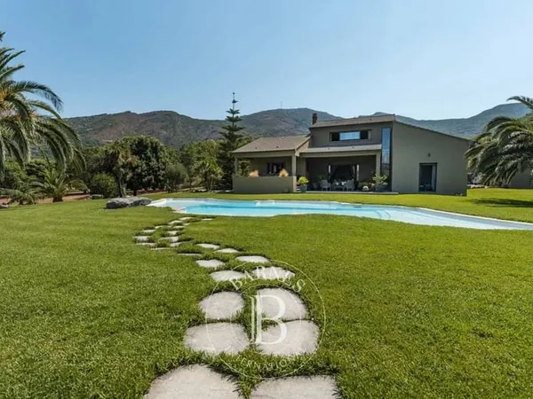 Patrimonio, villa d'architecte, 4 chambres, proche plage