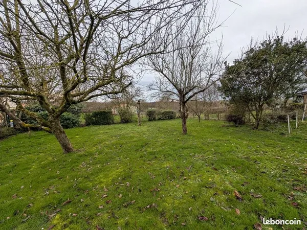 Terrain 853 m² LA MOTHE SAINT HERAY