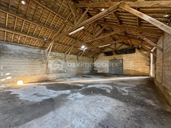Ensemble hangars constructible et terrain