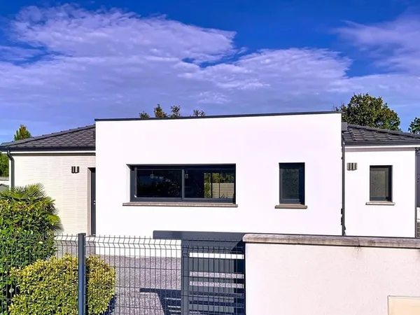 Belle contemporaine aux prestations de qualité