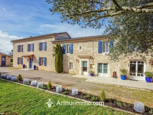 Maison de luxe 15 pièces 294 m²