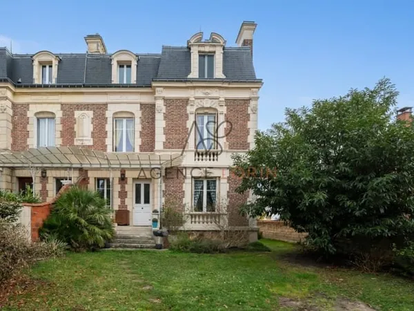 Propriété - Le Vésinet - 183,31 m2 - 7 pièces