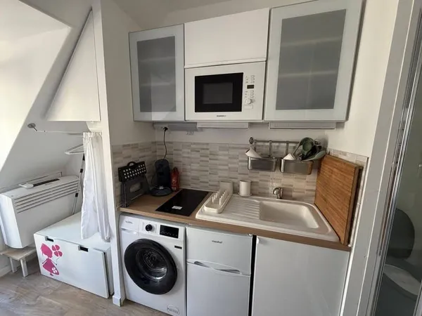 Studio 1 pièce 9 m²