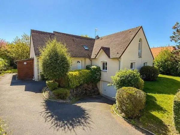 Maison 10 pièces 247 m²