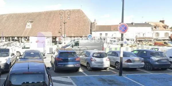 Local commercial 827 m²