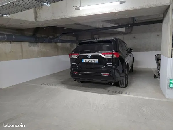 Places de parking (1 boxable et 1 non boxable)