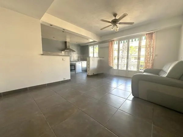 APPARTEMENT 3 PIECES 63.45M² - STATIONNEMENT - CAVE - CAGNES SUR MER