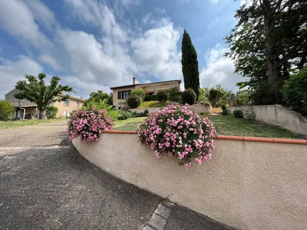 Villa 5 pièces 145 m²