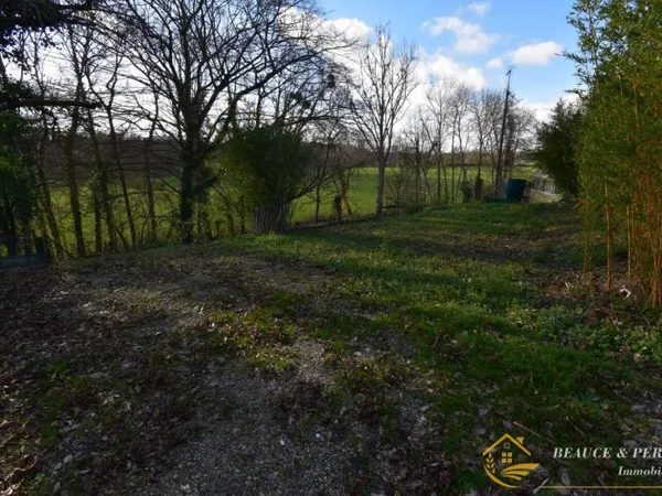 Terrain 680 m²