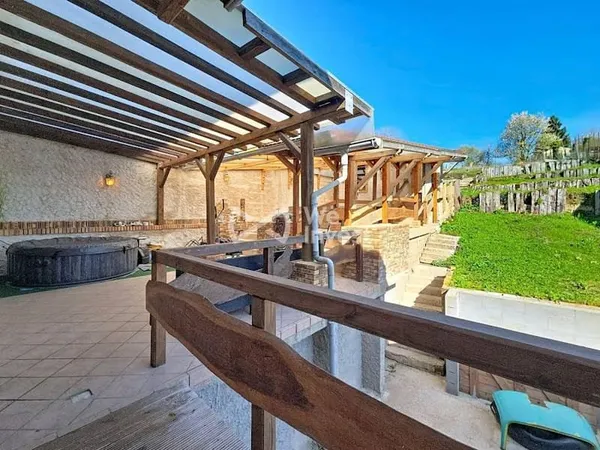 Maison 6 pièces 230 m²