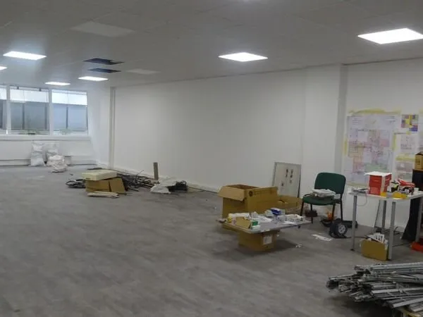 bureau rénové de 299 m2 à vendre à Cergy au prix de 453000 euros