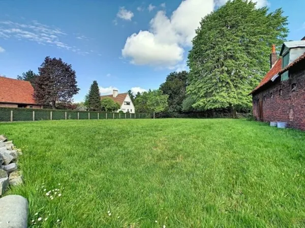Terrain 600 m²