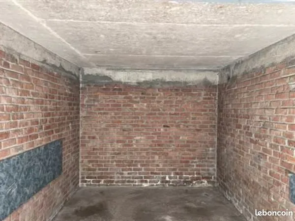 Garage / Box fermé 14 m2 - Piscine-Hippodrome - Marcq‑en‑Baroeul